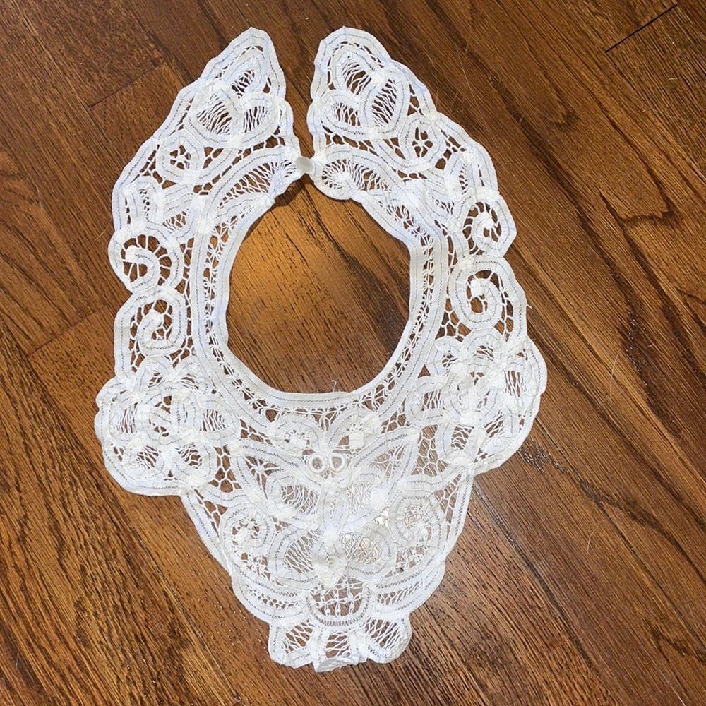 Vtg Battenburg tape lace collar neck bib